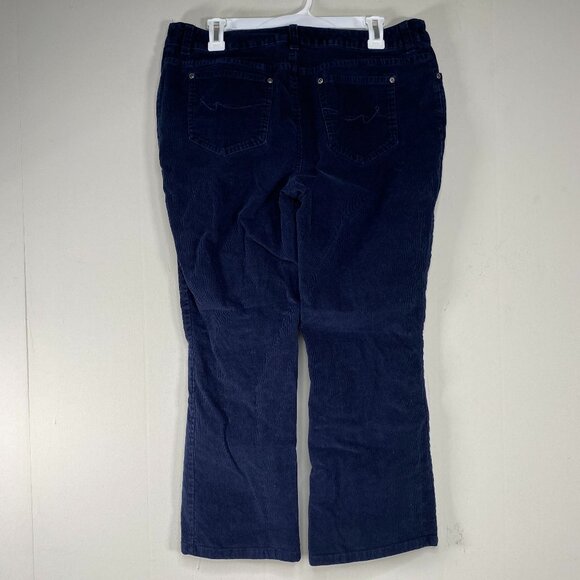 St. John's Bay PETITE Bootcut Denim Jeans Women's 14P Mid Rise Blue Casual Pants - Picture 2 of 14